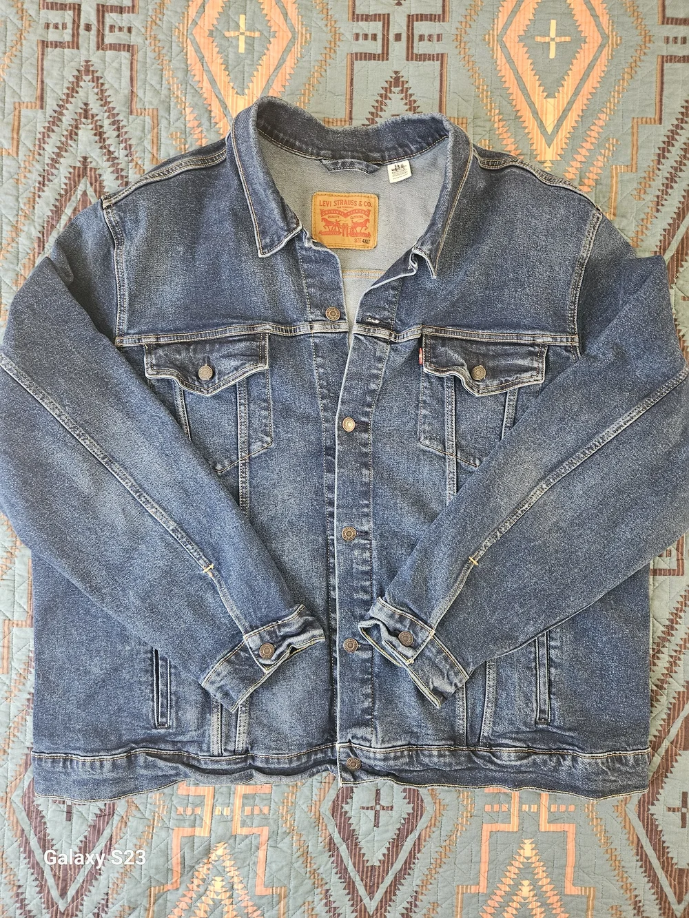 Levi's‎ Blue Denim Jacket with Tan Leather Patch
